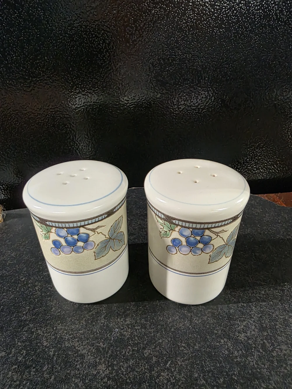 Mikasa Salt and Pepper Shakers - GARDEN HARVEST